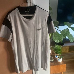 Hugo Boss Gray/ Black T-Shirt Men’s XL